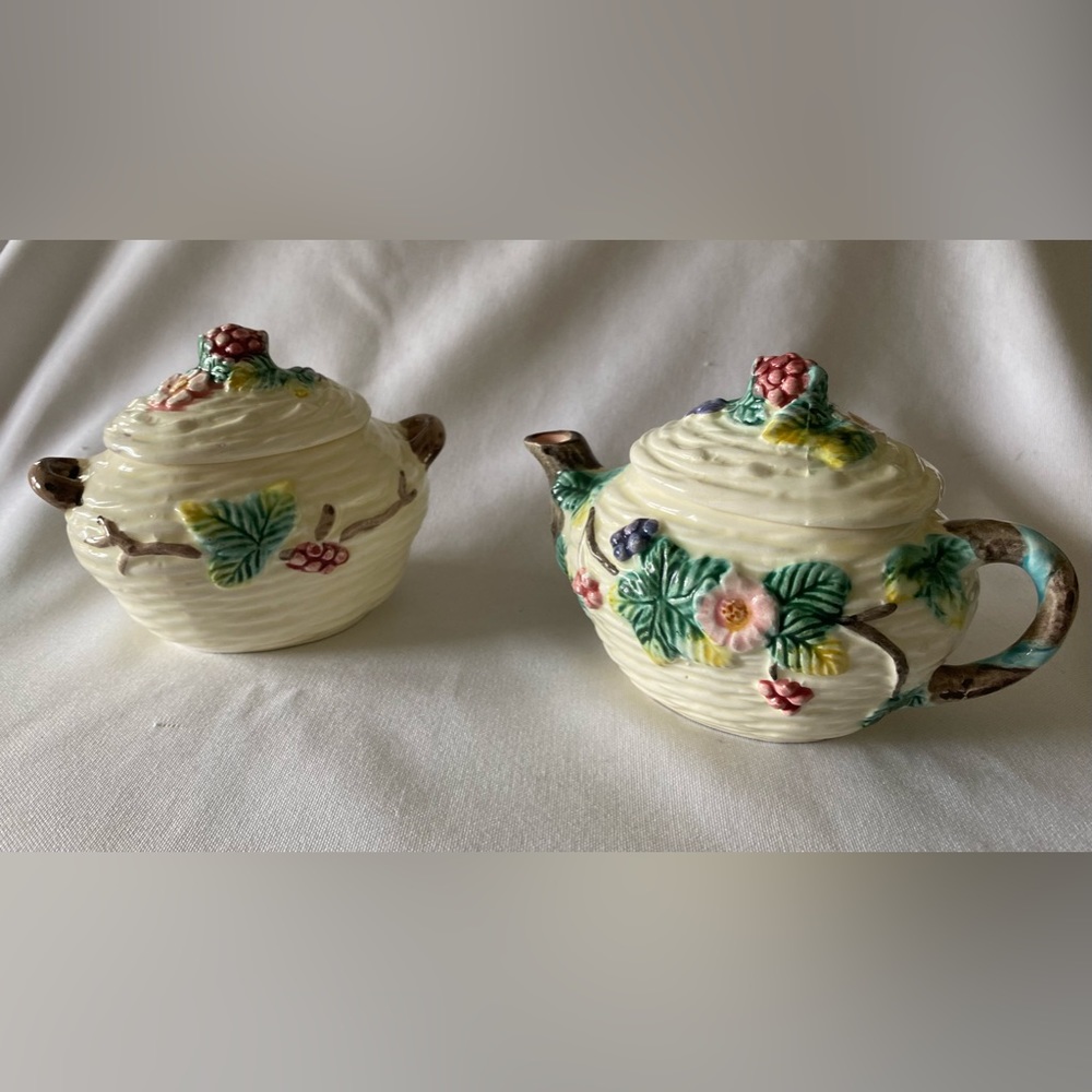Beautiful Lidded Sugar Bowl and Creamer with Berries Haldon Group Crafted Japan